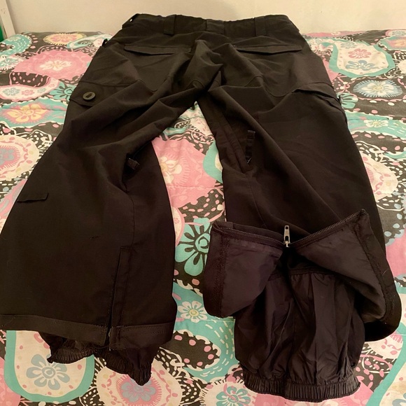 Large Black Burton Analog snowboard pants - Picture 4 of 6